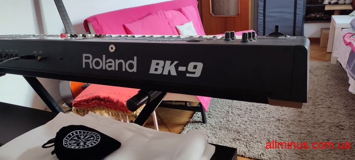 Продам Roland BK9